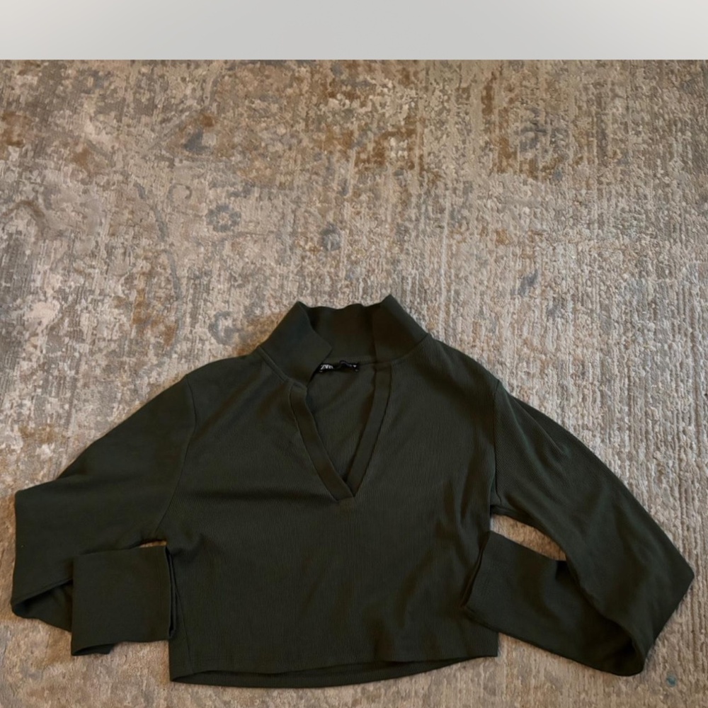 Dark green long sleeve v neck